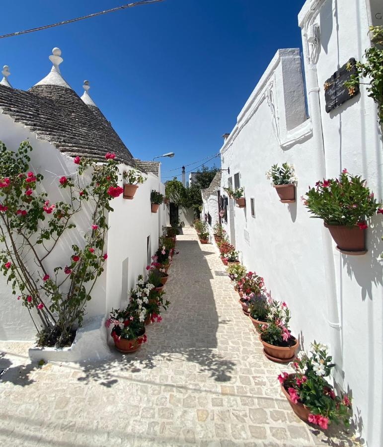 Trullo "Vicolo Fiorito" Villa อัลเบโรเบลโล ภายนอก รูปภาพ