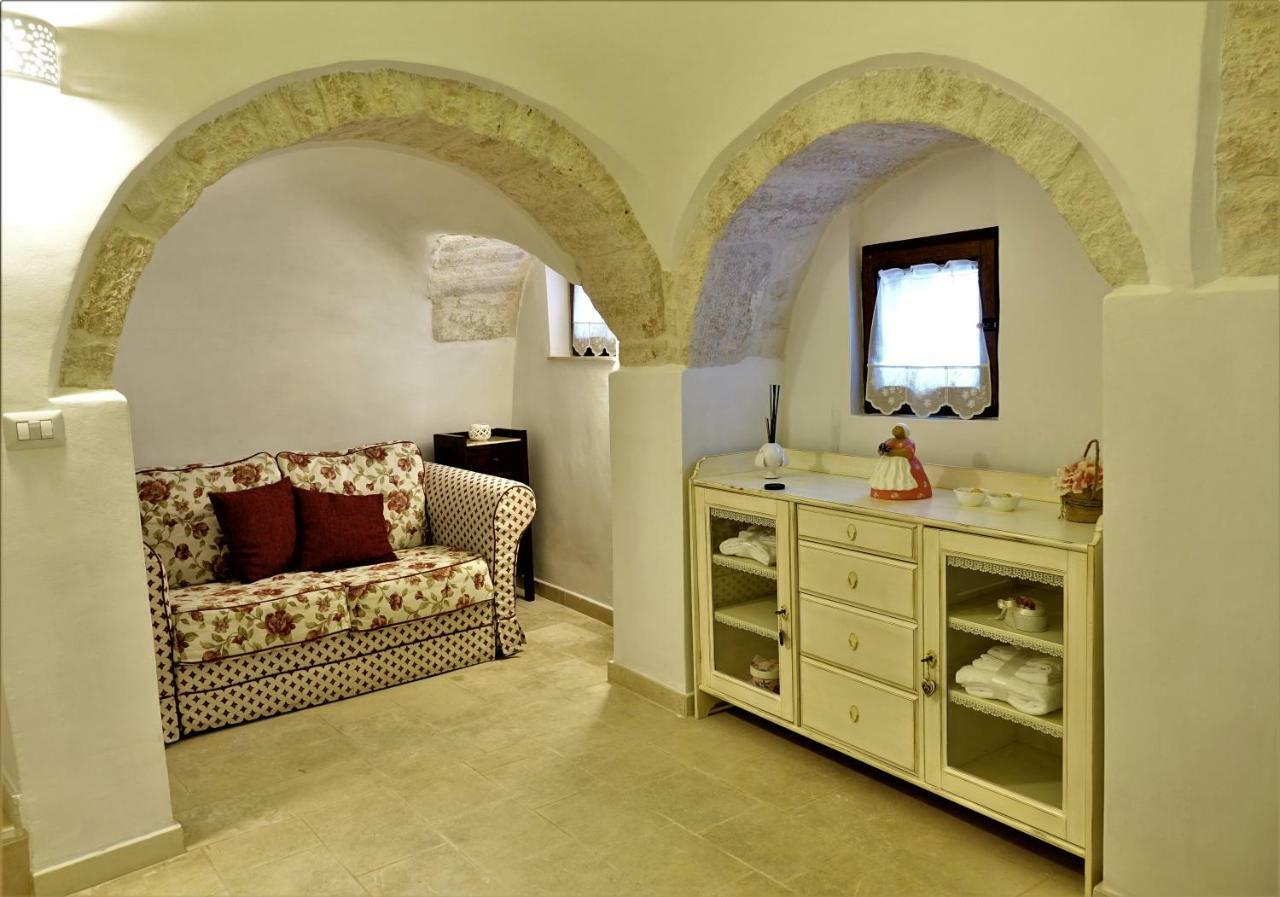 Trullo "Vicolo Fiorito" Villa อัลเบโรเบลโล ภายนอก รูปภาพ