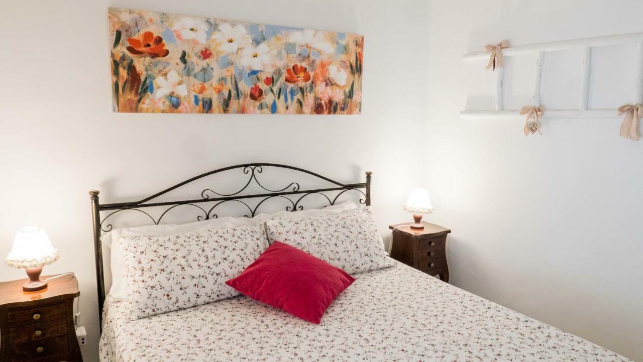 Trullo "Vicolo Fiorito" Villa อัลเบโรเบลโล ภายนอก รูปภาพ
