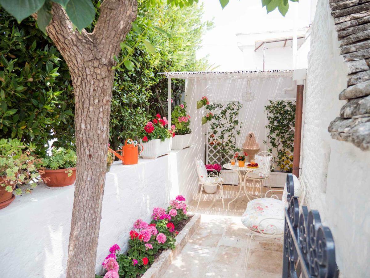 Trullo "Vicolo Fiorito" Villa อัลเบโรเบลโล ภายนอก รูปภาพ