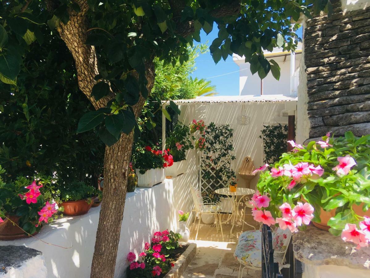 Trullo "Vicolo Fiorito" Villa อัลเบโรเบลโล ภายนอก รูปภาพ